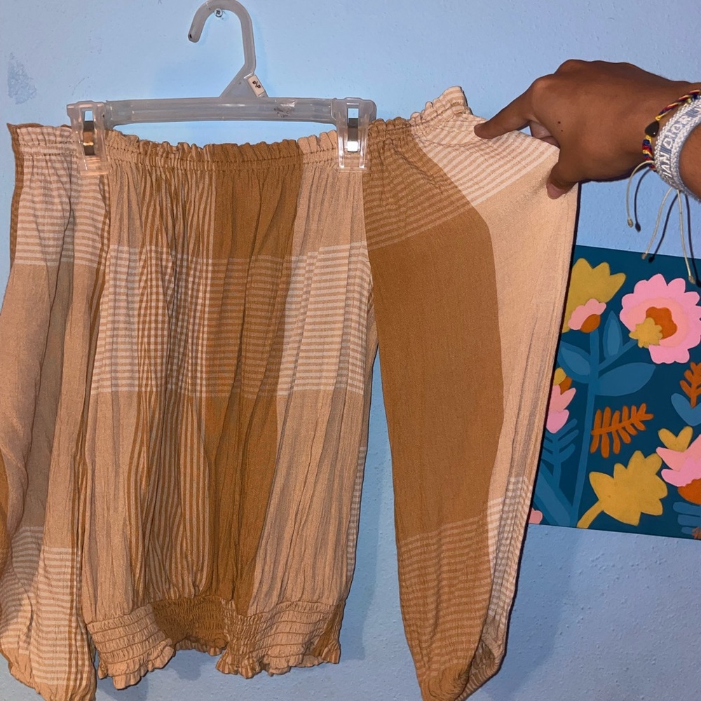 yellow/brown - Picture 2 of 3